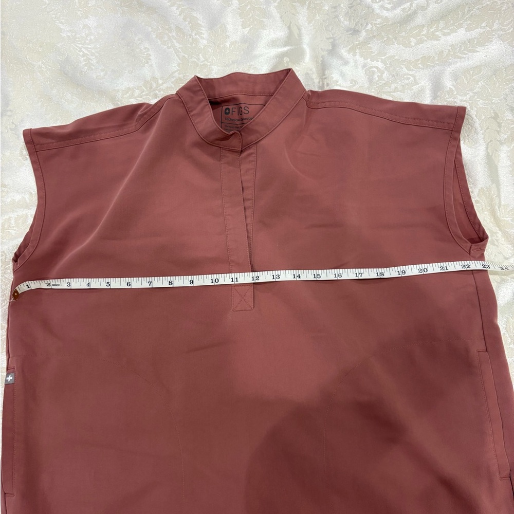 Figs scrubs- Rose Top
